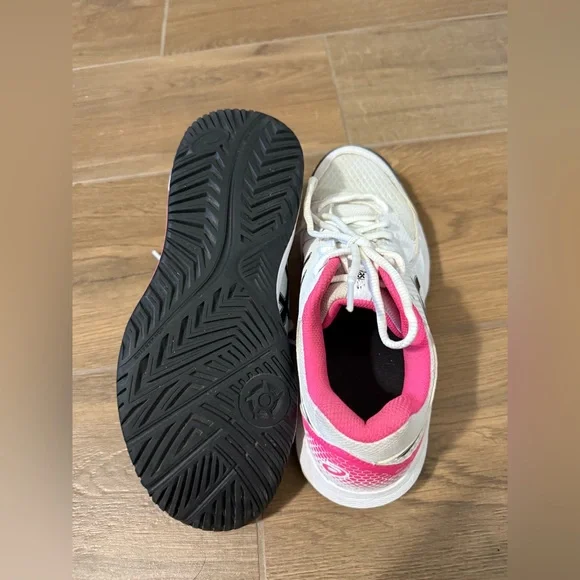 ASICS volleyball shoes. Size 7.5. - Picture 3 of 4